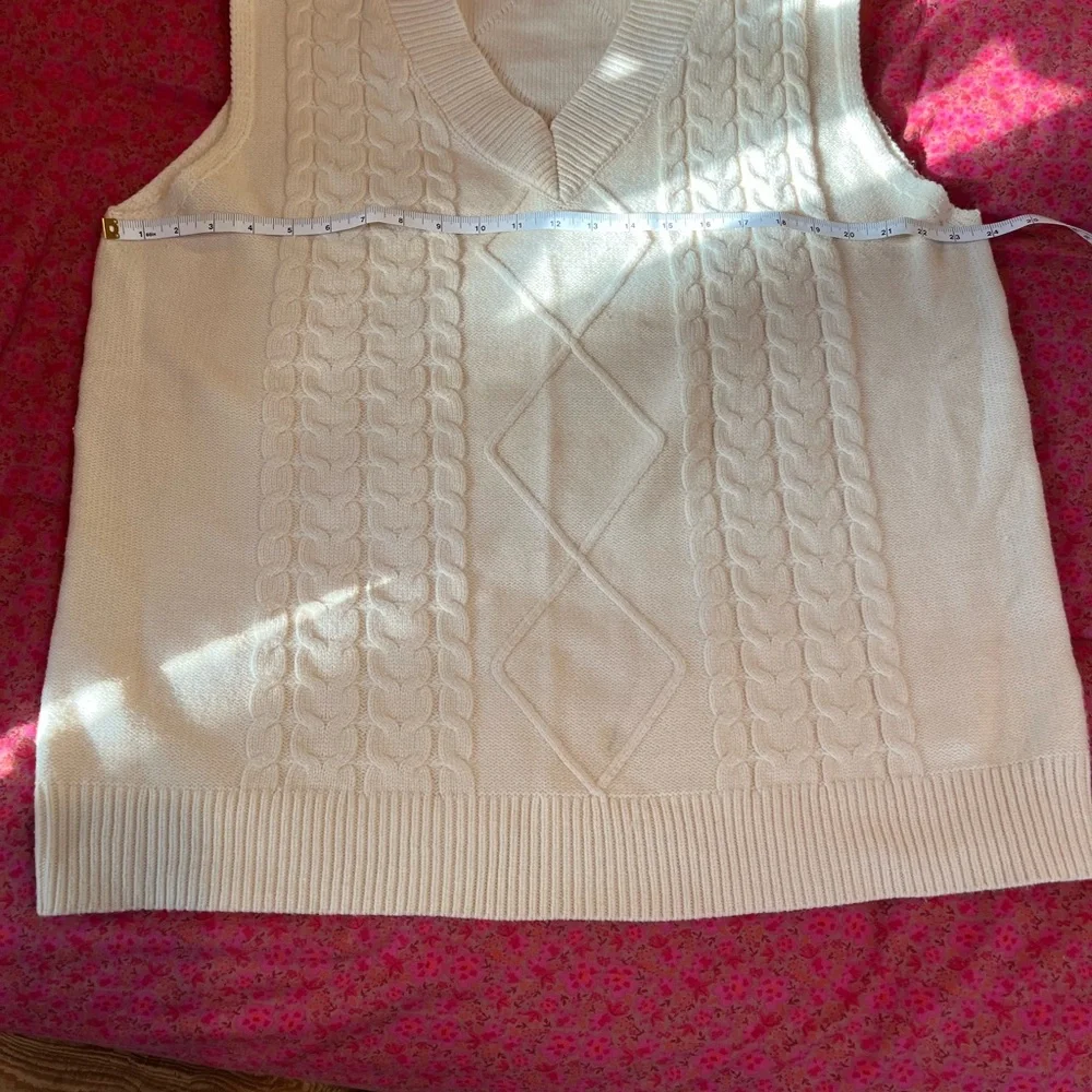 Elegant Women's Cream V-Neck Sweater Vest - Picture 2 of 2